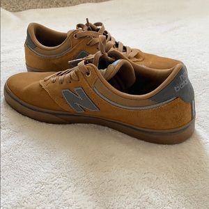 NEW BALANCE SKATE SHOES